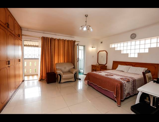 4 BEDROOM HOUSE FOR SALE IN OVERPORT